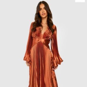 BOOHOO- PLEATED SATIN OVERSIZED SLEEVE MIDI DRESS